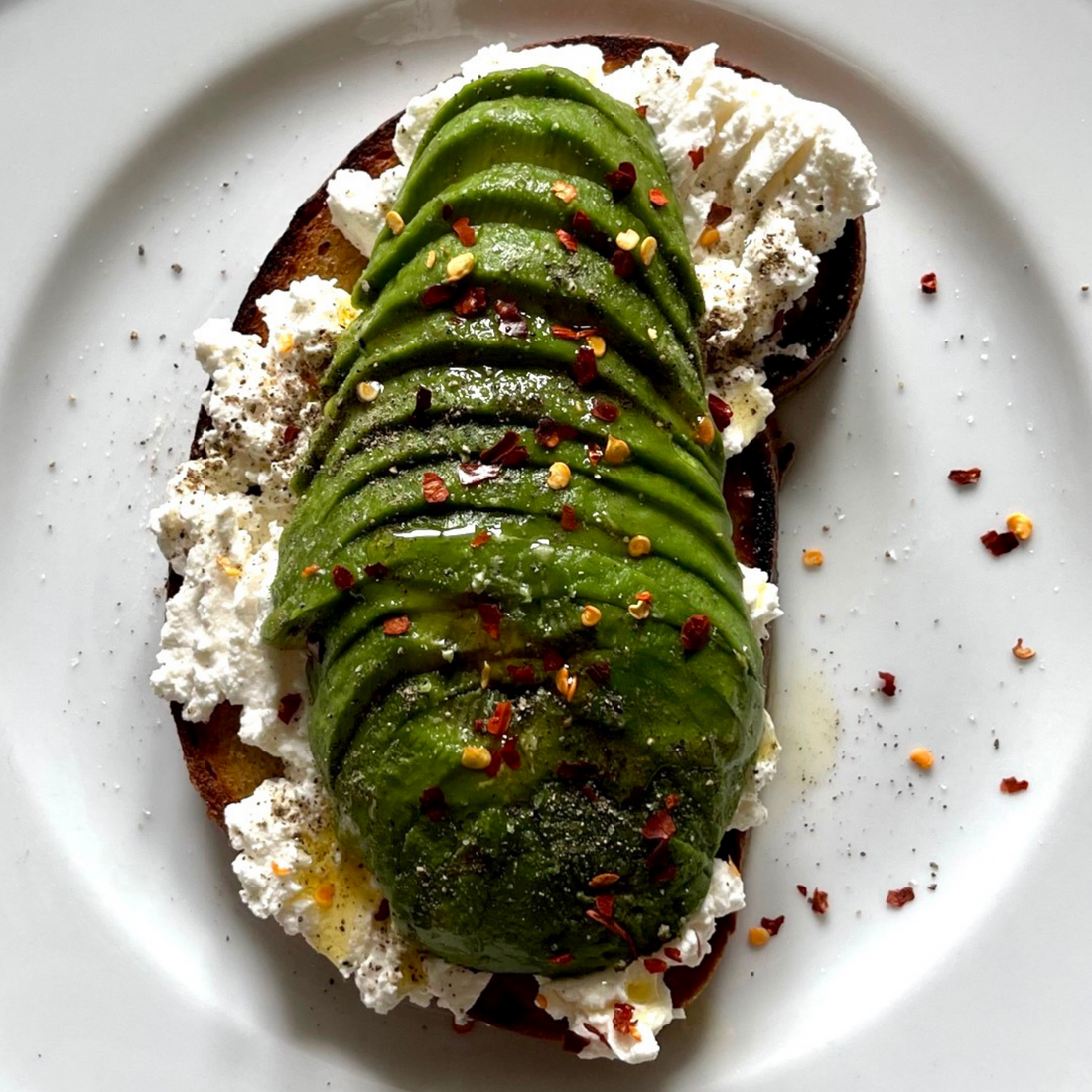 AVOCADO TOAST E RICOTTA